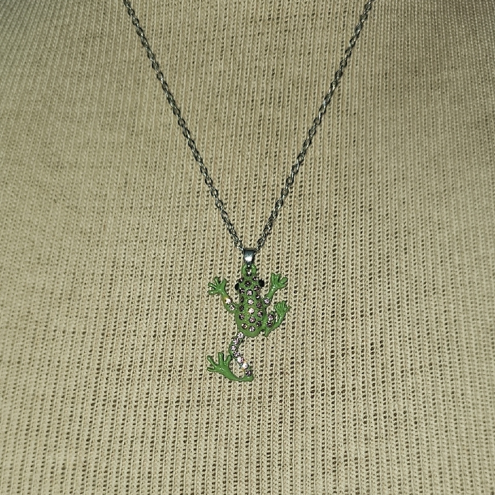 Green Frog Pendant Necklace 21" Chain